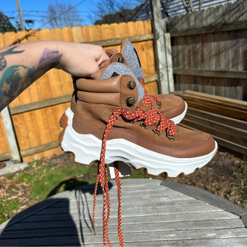 SOREL Kinetic Breakthru waterproof Boots Size 7 - Picture 12 of 15